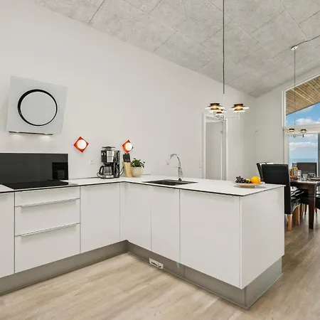 4 Bedroom In Nyaraló *