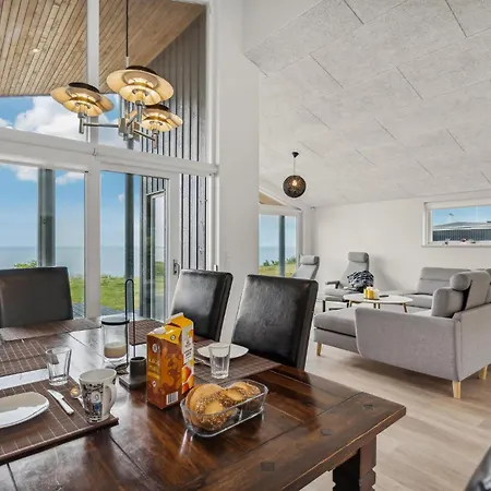 4 Bedroom In بيت للعطل هادرسليف
